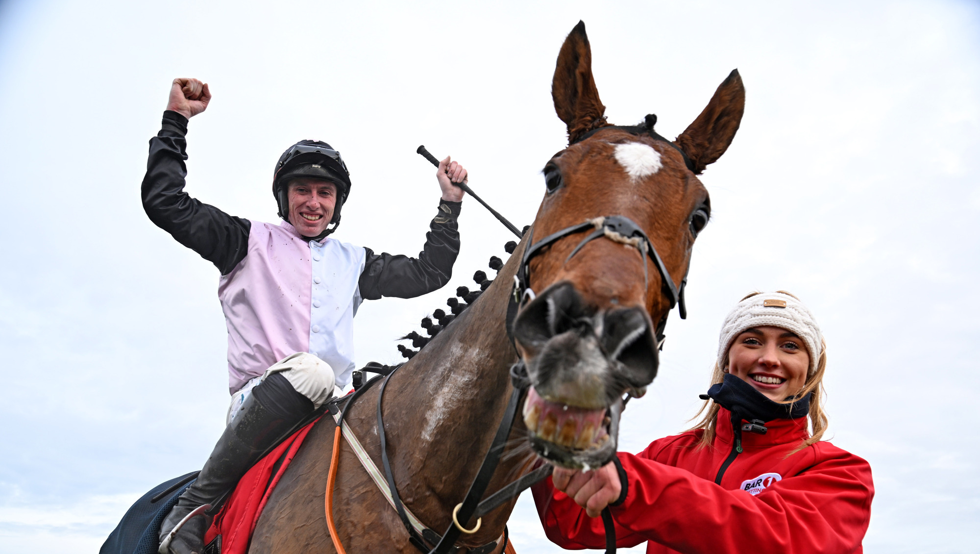 Teahupoo holds out to win Grade One Grace Hurdle at Fairyhouse
