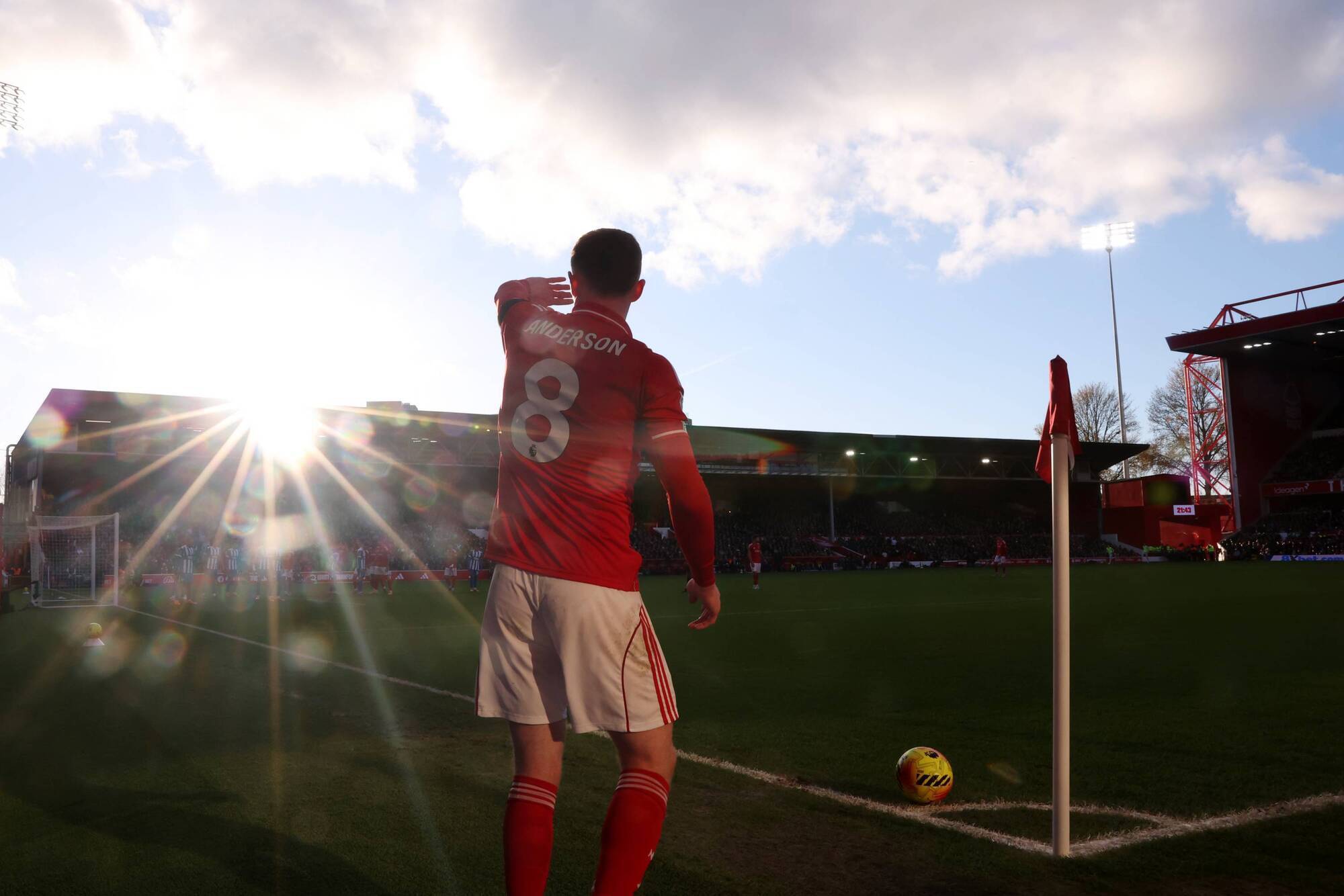 SEEING THE LIGHT: Elliot Anderson of Nottingham Forest shields his eyes from the sun as he takes a corner kick during the Premier League match between Nottingham Forest and Brighton & Hove Albion at City Ground on November 30, 2025 in Nottingham, England. (Photo by Carl Recine/Getty Images)