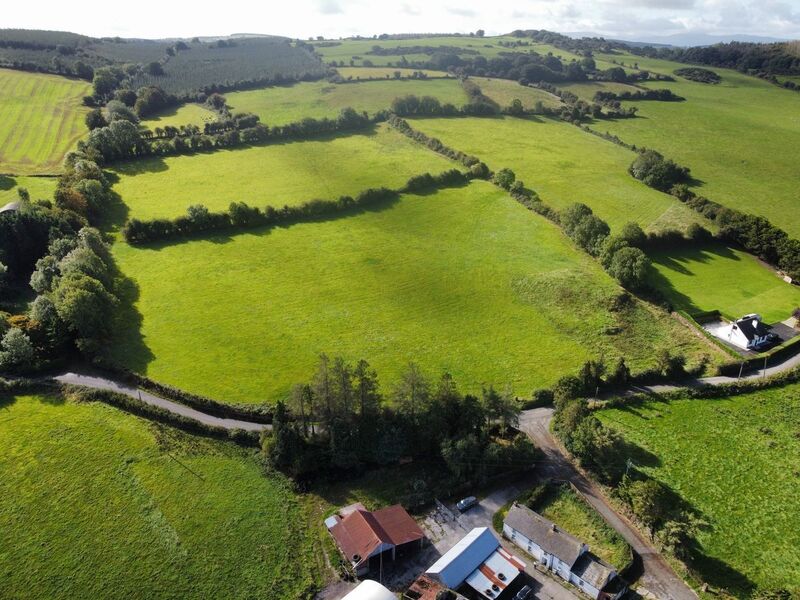 The farm is in good permanent pasture, the agent says.