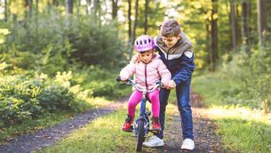 <p>To learn more about encouraging kindness in our children, we asked our parenting experts for their advice.</p>