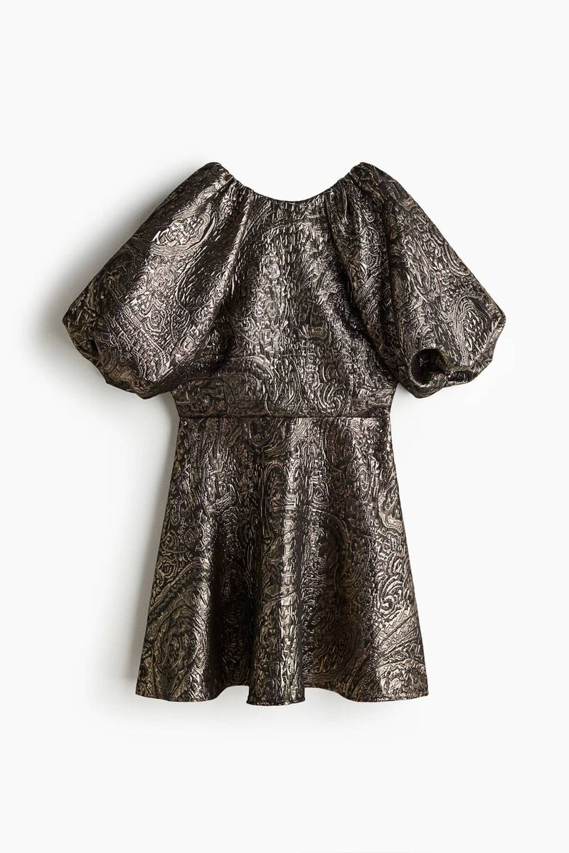 Balloon-sleeved dress, H&M, €49.99 hm.com
Balloon-sleeved dress, H&M, €49.99 hm.com