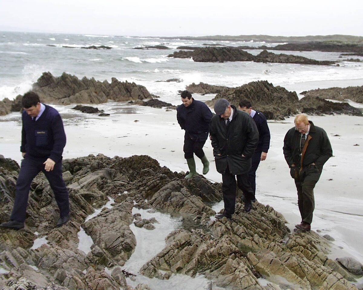 Gardaí at the scene where Siobhan Hynes's body was found in 1998. File Picture: GreenGraph