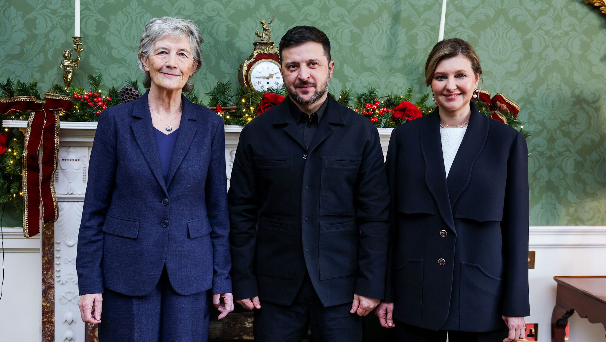 'It is a great honour to visit Ireland': Ukrainian flag and Christmas tree greet President Zelenskyy at Áras