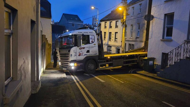Traffic delays in Cork City as lorry gets stuck on Richmond Hill