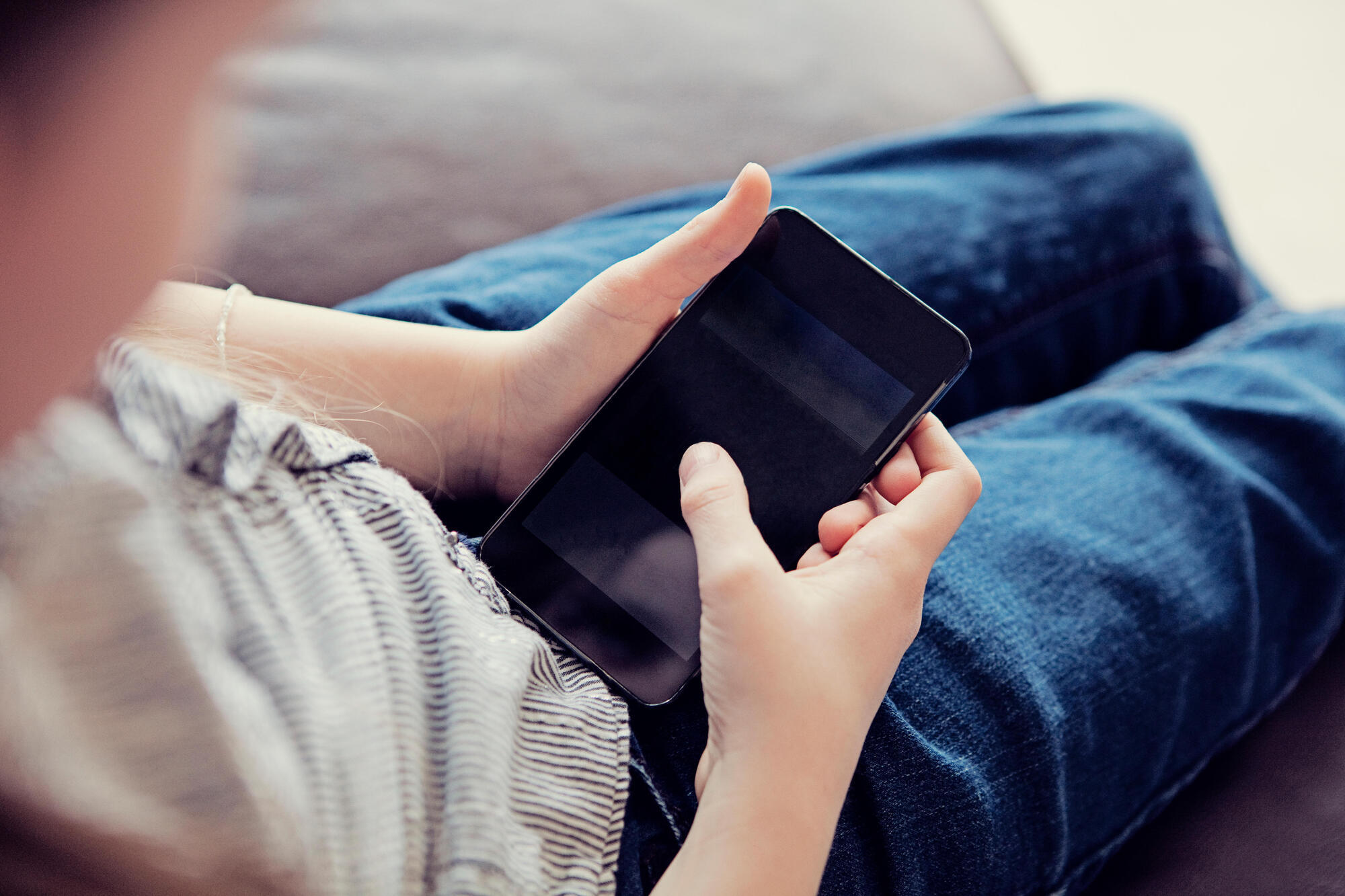 Cabinet to receive update on possibility of banning social media for under-16s