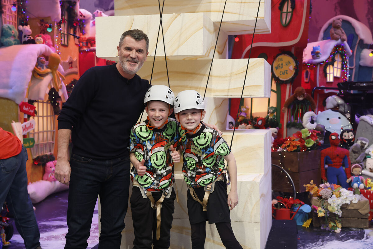 Keelan Tiernan (10) and Dylan Bowe (10) from Dublin with Roy Keane at The Late Late Toy Show 2025.