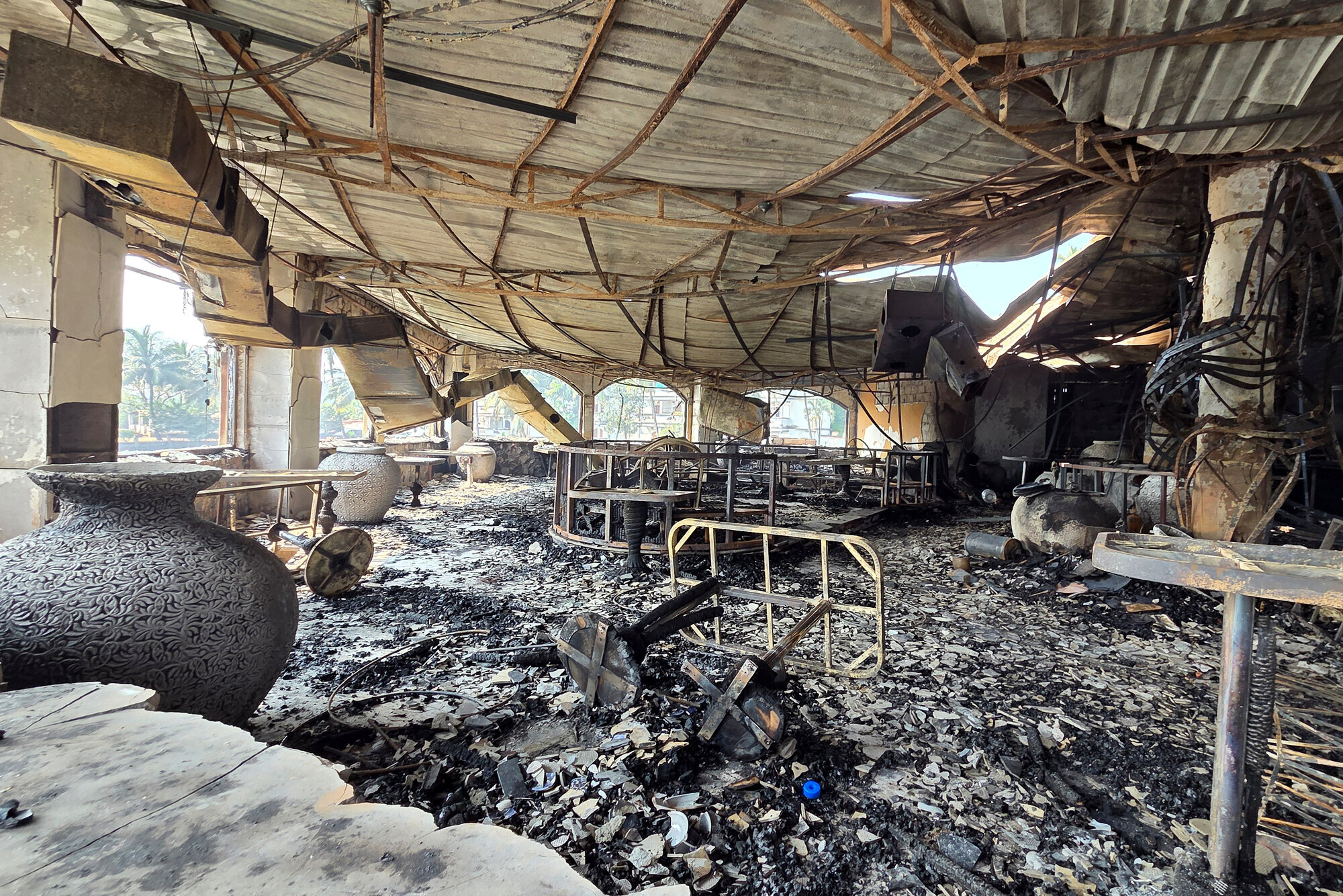 At least 25 people dead after nightclub fire in India