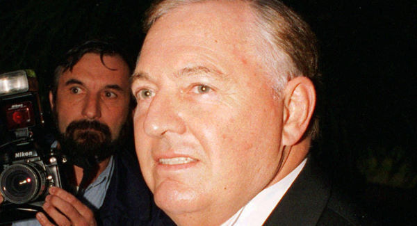 Controversial sporting hero and corporate criminal Alan Bond dies at 77