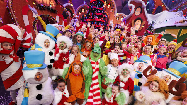 <p>Patrick Kielty dressed as the Grinch pictured during the opening of The Late Late Toy Show 2025. Picture Andres Poveda</p>