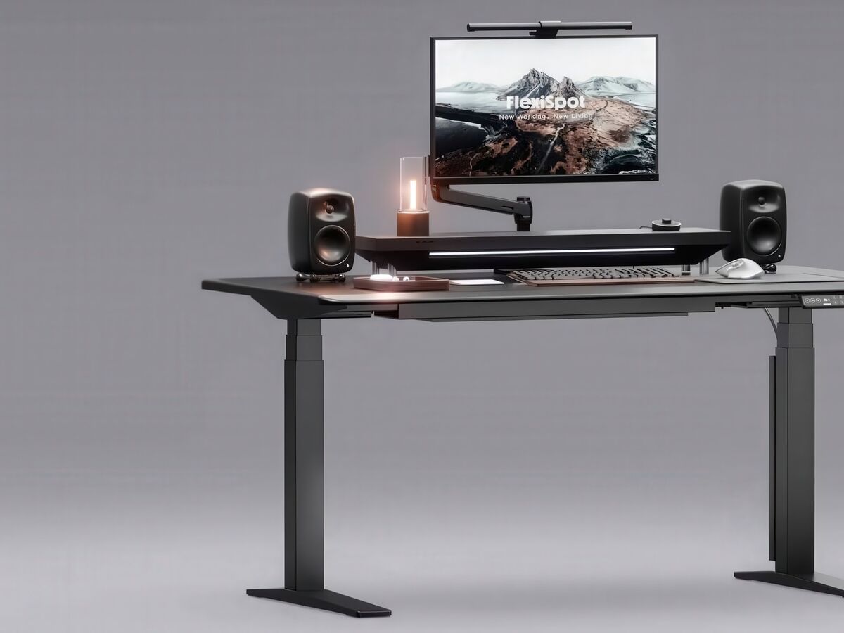 FlexiSpot E7 Flow review: A premium standing desk that nails the