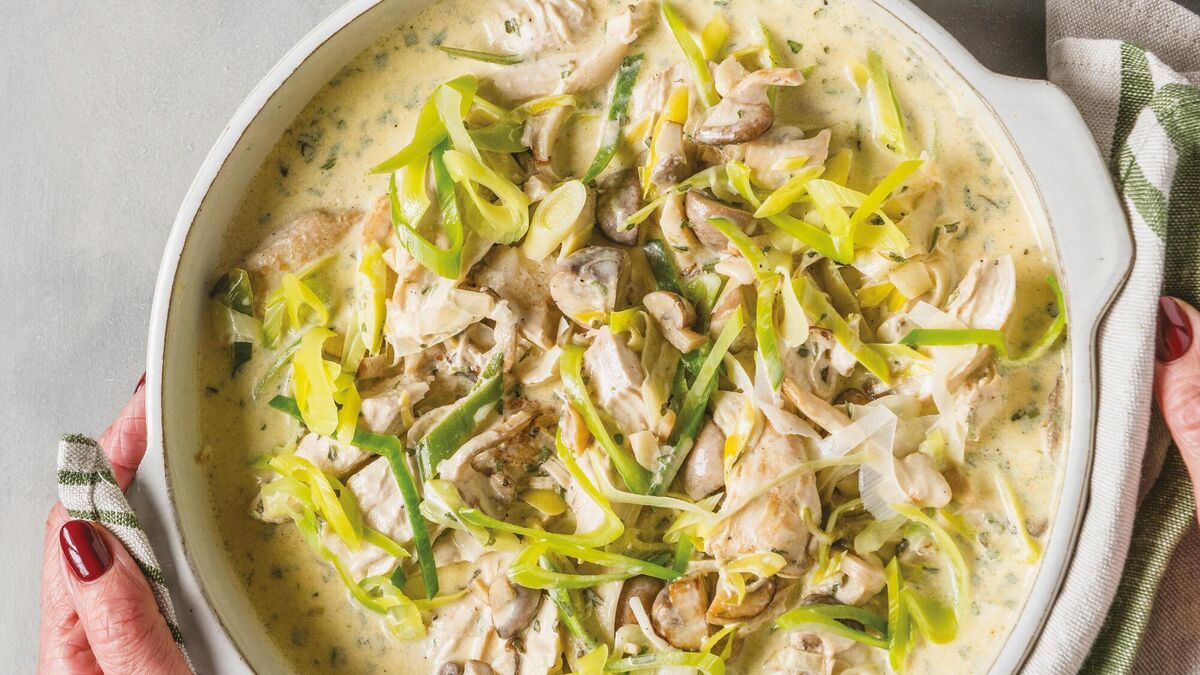 Eunice Power's Chicken, Leek & Mushroom Casserole in White Wine Cream