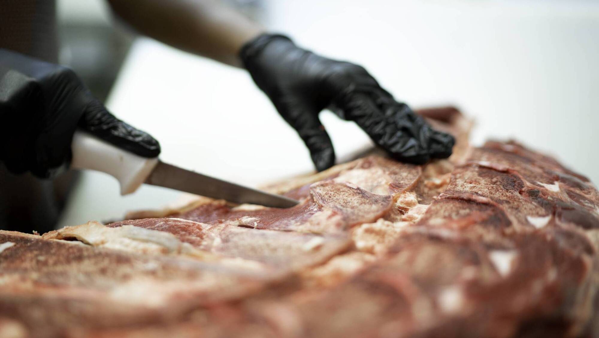 Beef prices face year-end pressure at factories
