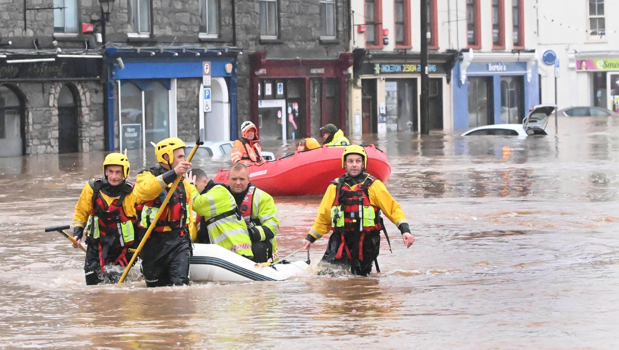 People in Midleton should not be 'angry going to bed on Christmas night if it's raining', minister says