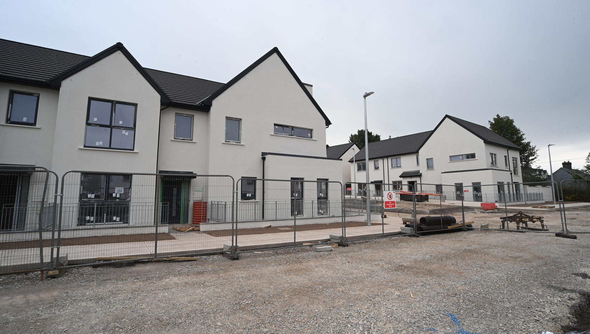 Drop in skilled trades stalling Ireland's housing goals, report says