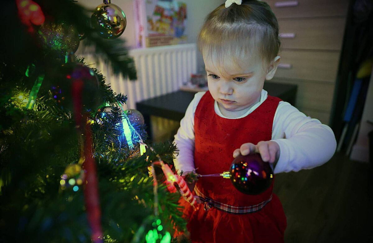 Aoife Smith prepares the tree for her first Christmas at home. Picture: Lorraine Teevan
