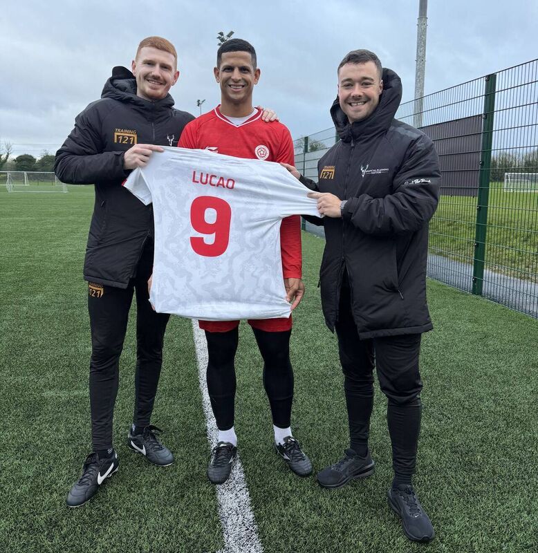 FINISHING LESSON: Lucao (centre) with Morgan Biggs (left) and Gary Daly. Pic: Training121