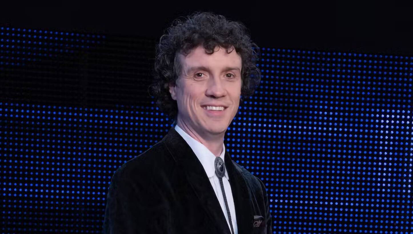 I love going to work': How Irish scientist Darragh Ennis became a celebrity  Chaser