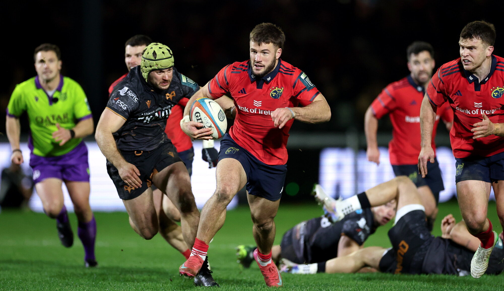 Munster grind out bonus-point win over Ospreys as Nankivell shines