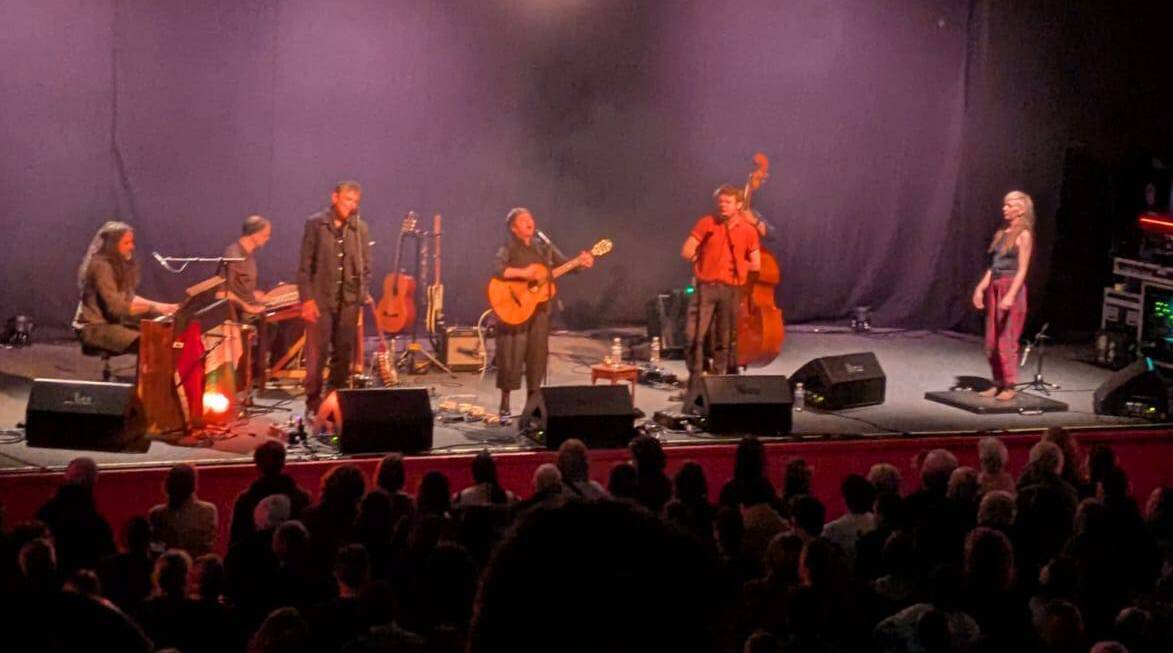 Lisa O'Neill on stage with Spider Stacy at Vicar Street, Dublin. 