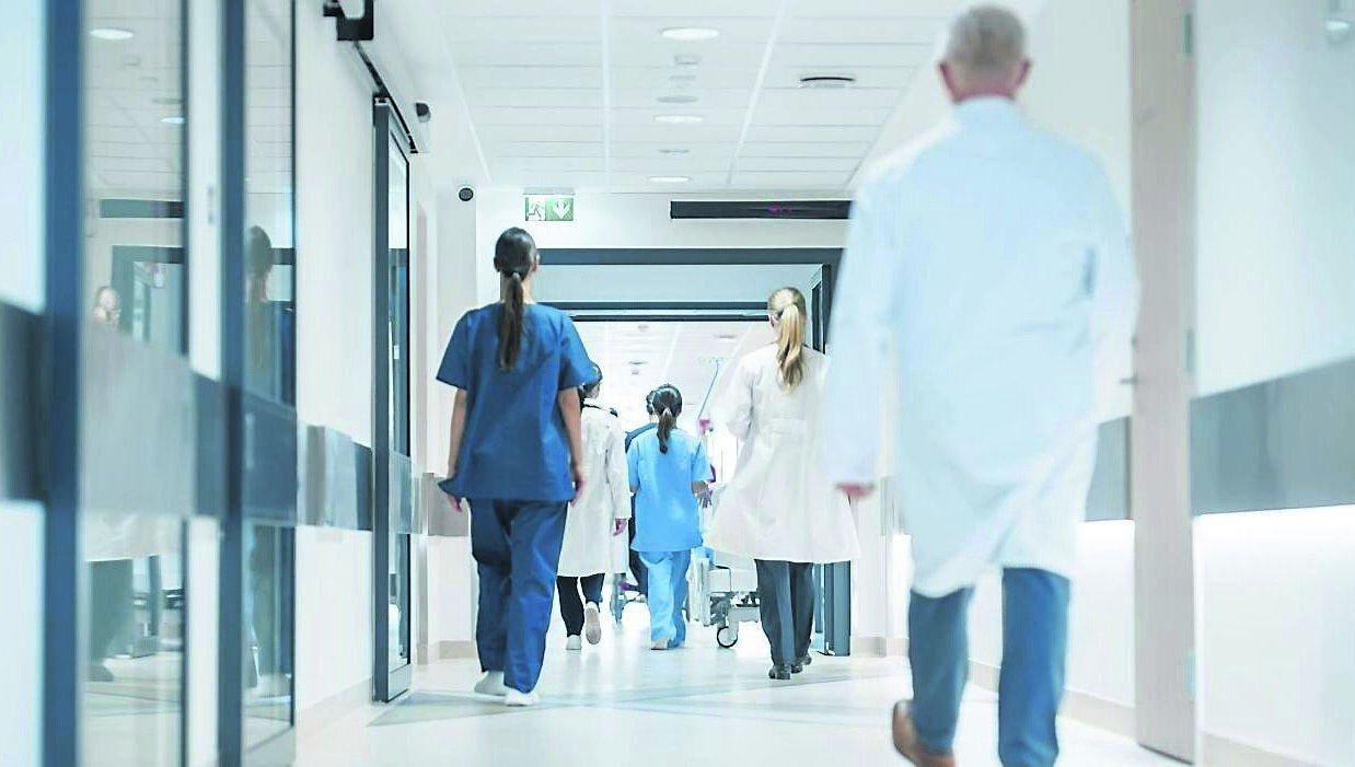 Hospital visiting restrictions remain as total number of flu patients dips below 700