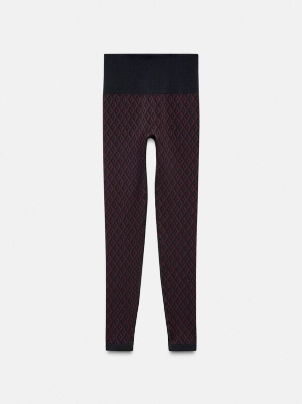 Seamless Ski Leggings, €45.95, Zara