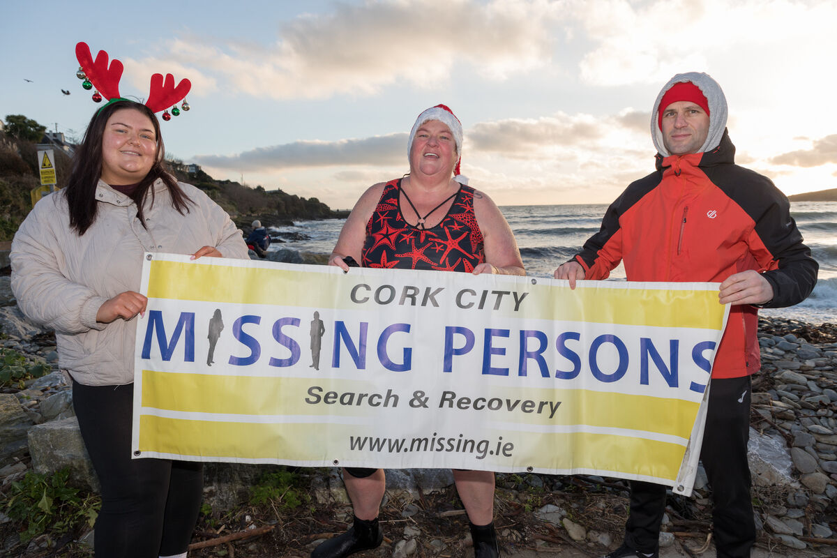 Kellyann, Suzanne and Derek O'Flynn from the Cork City Missing Persons Search &amp; Recovery at the Christmas Day swim in Fountainstown, Co. Cork. - Picture: David Creedon