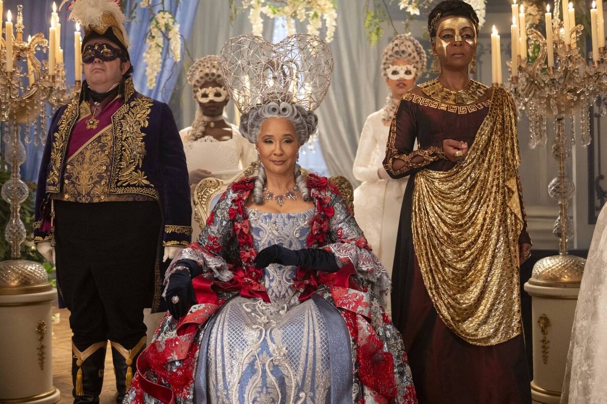 Bridgerton. (L to R) Hugh Sachs as Brimsley, Golda Rosheuvel as Queen Charlotte, Adjoa Andoh as Lady Danbury.