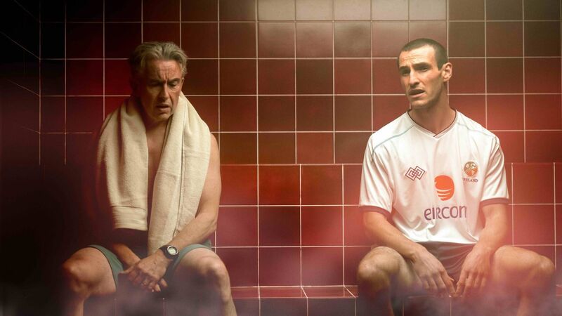 Steve Coogan as Mick McCarthy and Éanna Hardwicke as Roy Keane in Saipan.