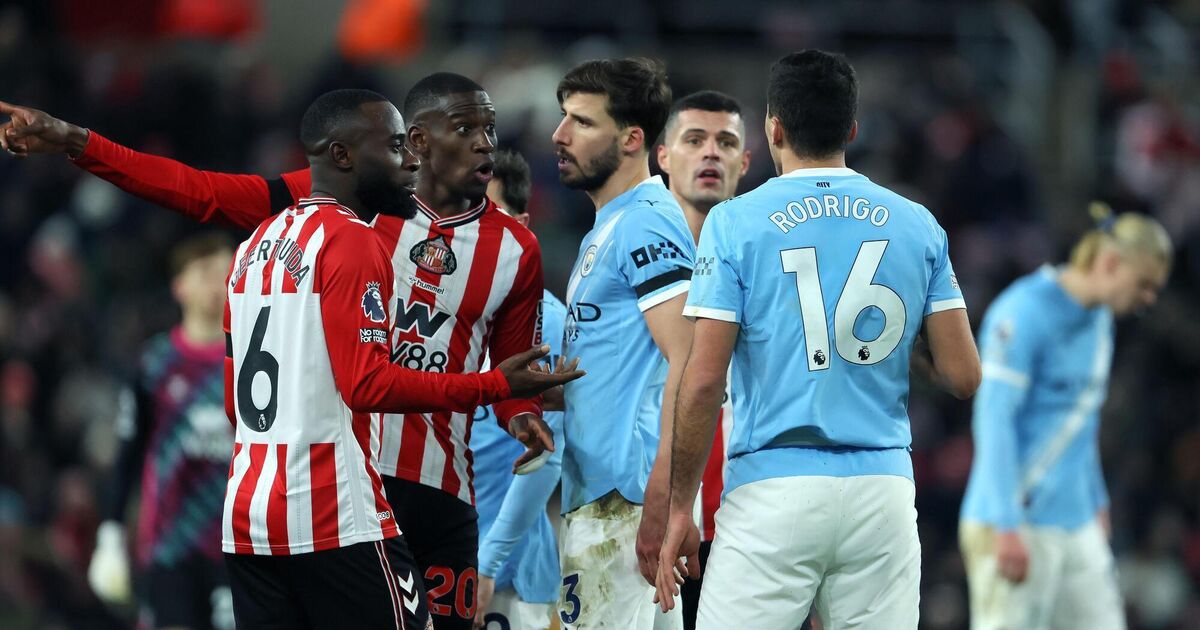 Manchester City drop two crucial points in title race as Sunderland stand firm