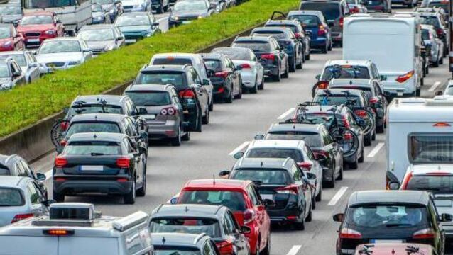 <p>Commuters say they’re stuck in tailbacks far longer on Tuesdays, Wednesdays, and Thursdays as more people travel to their workplaces midweek. Picture: iStock</p>