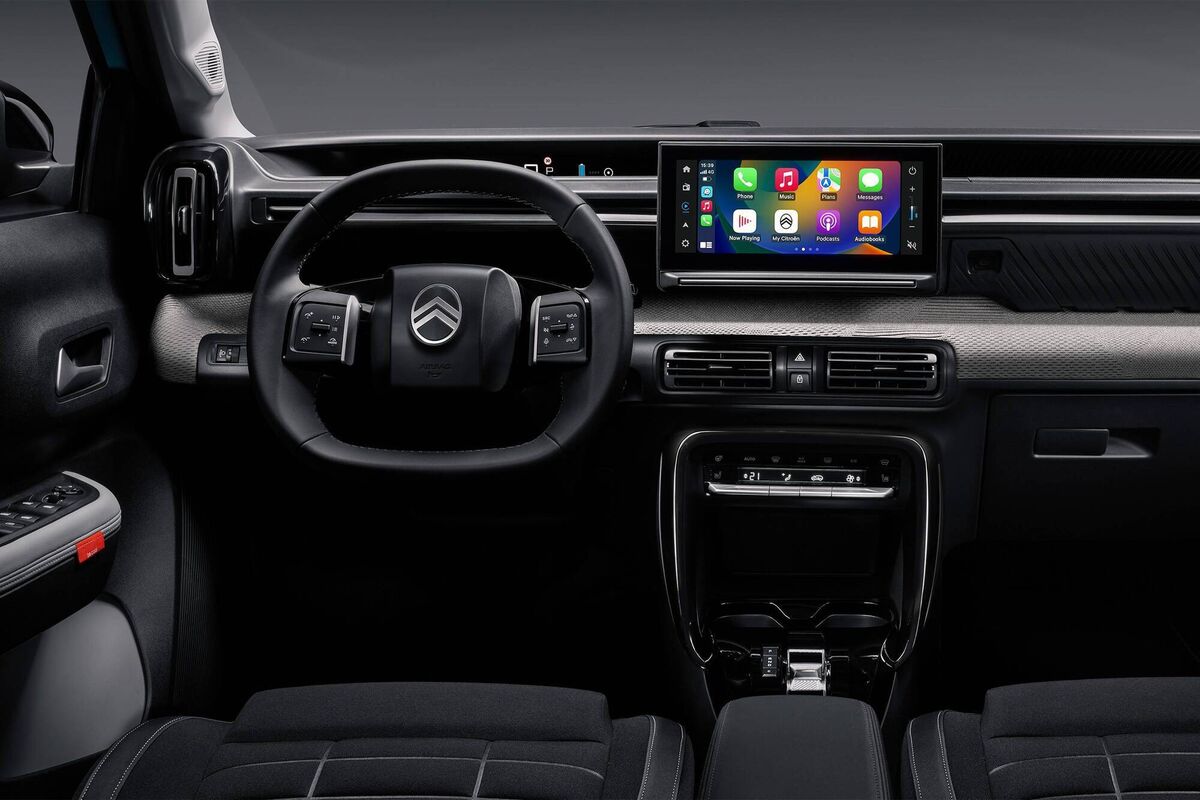 Citroen e-C3 neat interior