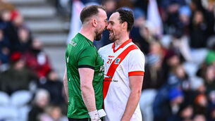 <p>Sallins goalkeeper Matthew Farrelly checks in with Seán Ă“ GairbhĂ of An Ghaeltacht to see if he had seen Sallins's first goal late in the second half. Pic: Piaras Ă“ MĂdheach/Sportsfile</p> <p>Sallins goalkeeper Matthew Farrelly checks in with Seán Ă“ GairbhĂ of An Ghaeltacht to see if he had seen Sallins's first goal late in the second half. Pic: Piaras Ă“ MĂdheach/Sportsfile</p>