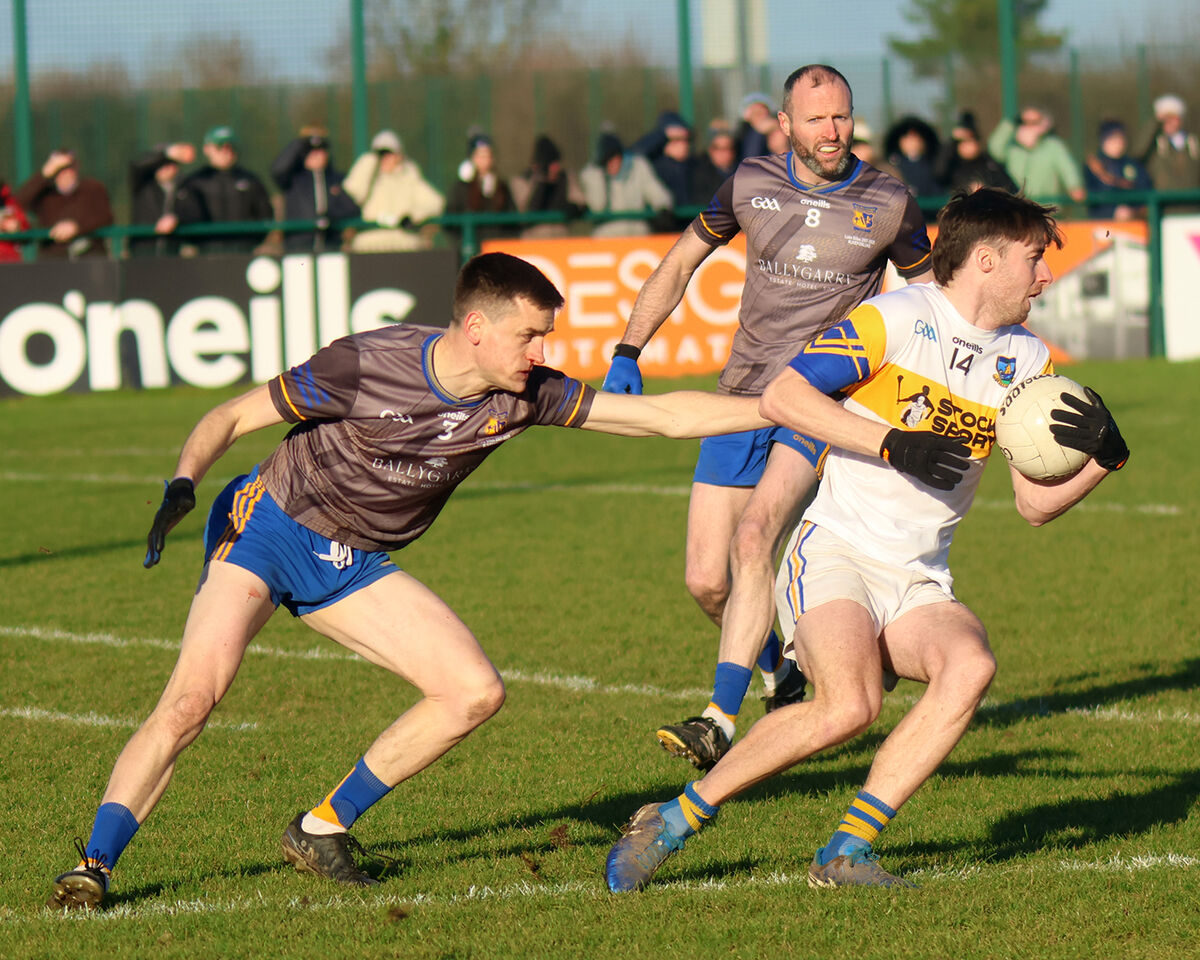 Oran Bergin. Grangenolvin,  under pressure from Eoin Moriaty, Ballymacelligott, in the All-Ireland Club JFC semi-final. Pic: