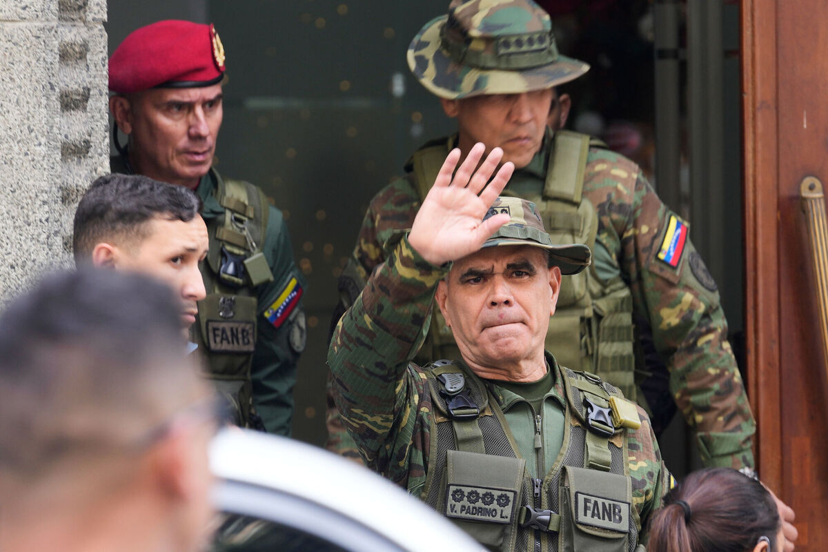 Venezuelan Defense Minister Vladimir Padrino López waves as he leaves the vice president's office, in Caracas, Venezuela, Saturday, Jan. 3, 2026. (AP Photo/Matias Delacroix) Venezuelan Defense Minister Vladimir Padrino López waves as he leaves the vice president's office, in Caracas, Venezuela, Saturday, Jan. 3, 2026. (AP Photo/Matias Delacroix)