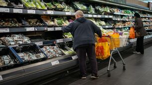 <p>On a monthly basis, price levels rose by 0.6% compared to the previous November. </p>