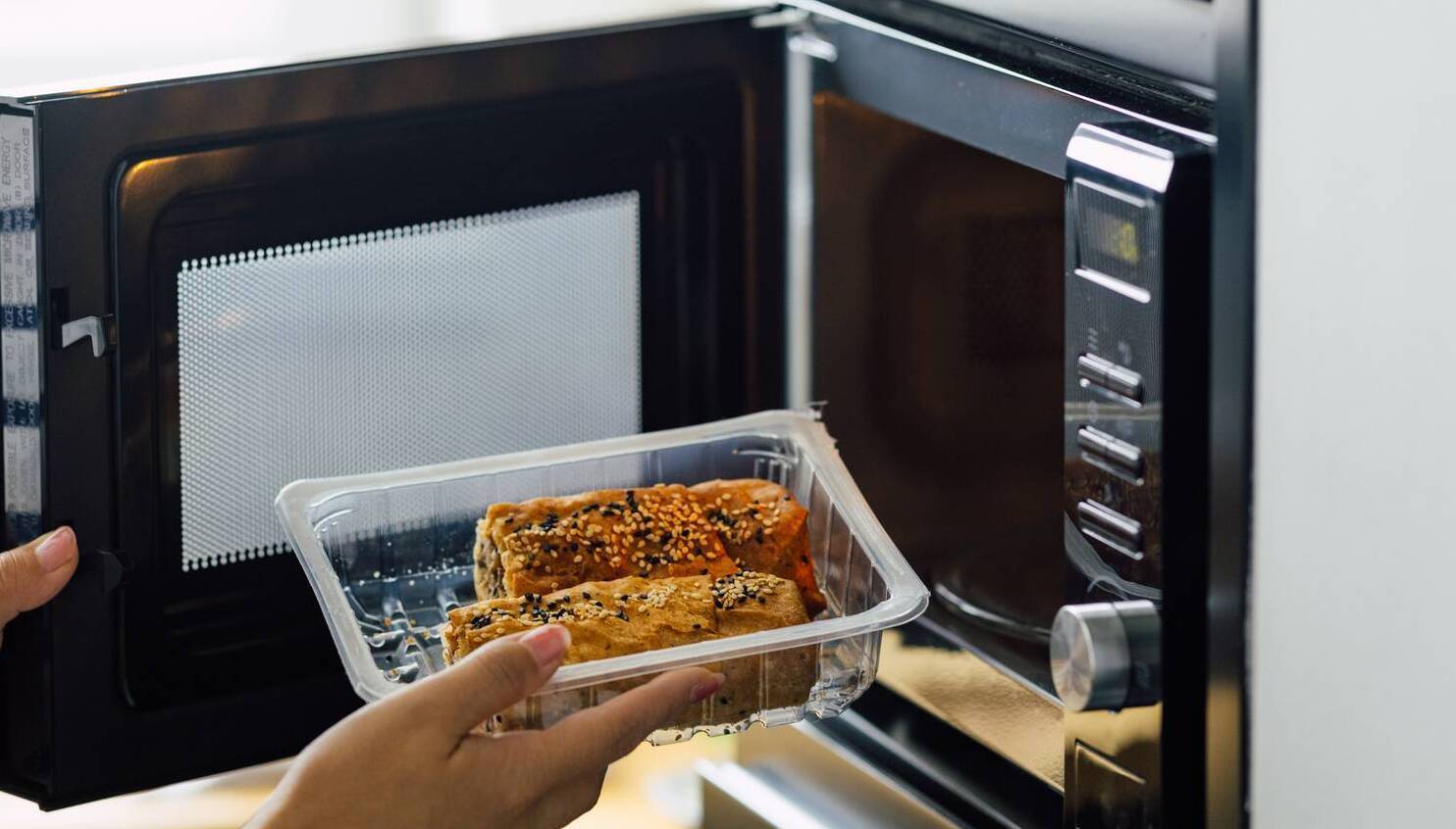 How to reduce our exposure to microplastics in the home