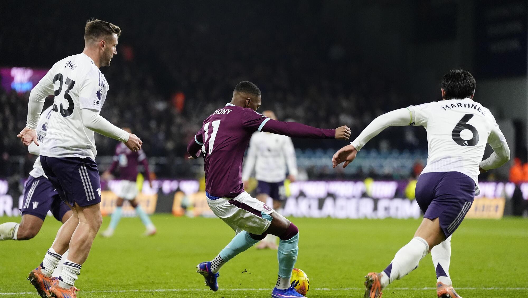 Sesko double not enough as United slump to another stalemate on Darren Fletcher's first game in charge