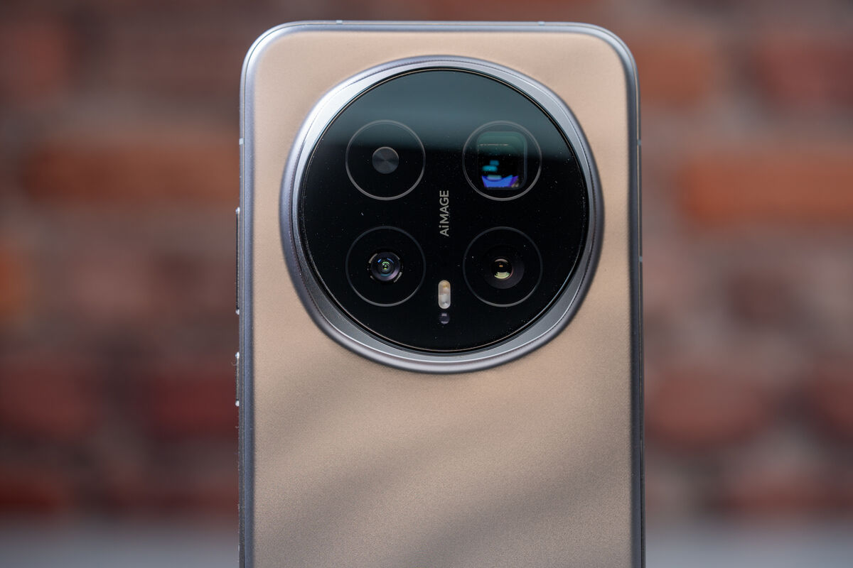 The large camera module houses a versatile triple-camera system led by a powerful 200MP telephoto sensor. Picture: Noel Campion.