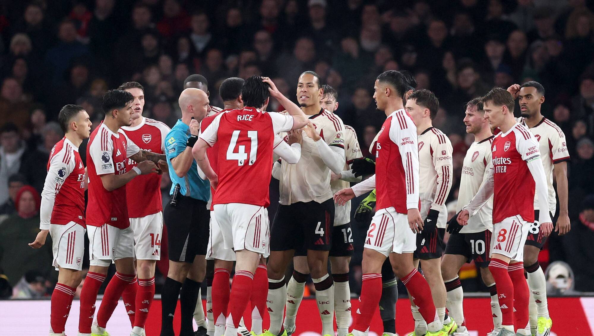 Arsenal go six clear at the top after stalemate with Liverpool