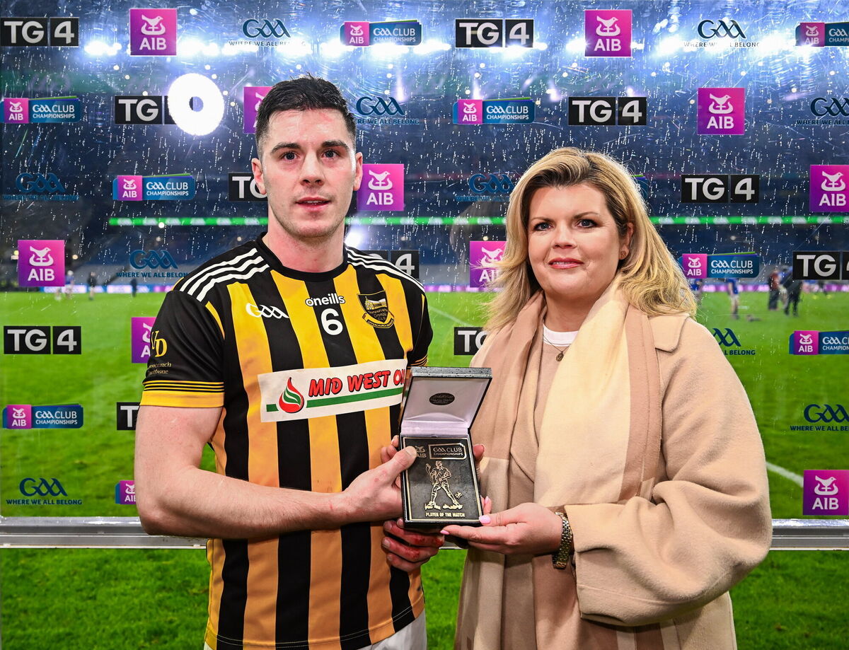 Gavin Ryan of Upperchurch-Drombane receives the Player of the Match Award from Eimear Fitzgerald, AIB Head of Business Banking Branch Network, representing AIB, after the AIB GAA Hurling All-Ireland Intermediate Club Championship final match between Tooreen of Mayo and Upperchurch-Drombane of Tipperary at Croke Park in Dublin. Photo by Piaras Ó Mídheach/Sportsfile