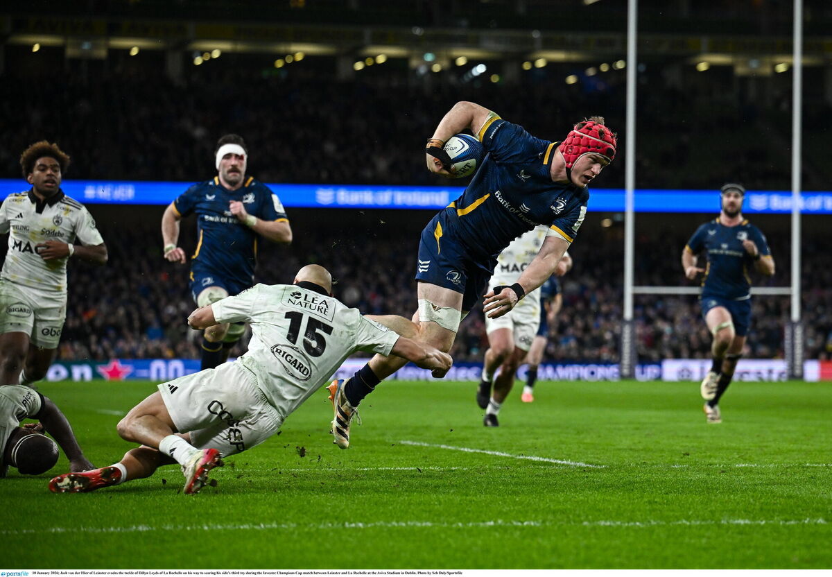 Josh van der Flier of Leinster evades the tackle of Dillyn Leyds of La Rochelle on his way to scoring his side's third try during the Investec Champions Cup match between Leinster and La Rochelle at the Aviva Stadium in Dublin. Photo by Seb Daly/Sportsfile Josh van der Flier of Leinster evades the tackle of Dillyn Leyds of La Rochelle on his way to scoring his side's third try during the Investec Champions Cup match between Leinster and La Rochelle at the Aviva Stadium in Dublin. Photo by Seb Daly/Sportsfile