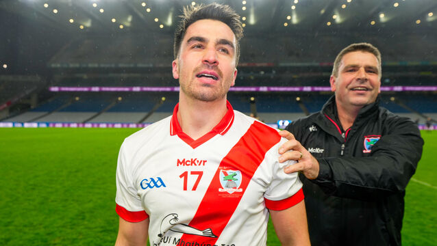 <p>Brian Ó Beaglaoich of An Ghaeltacht with team manager Feargal Ó Sé. Pic: ©INPHO/James Lawlor</p>