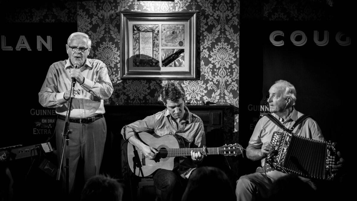 Sean Ó Sé performing with friends during a special concert in Coughlan's pub in Cork city for a TG4 documentary in 2013. Picture: Richie Tyndall