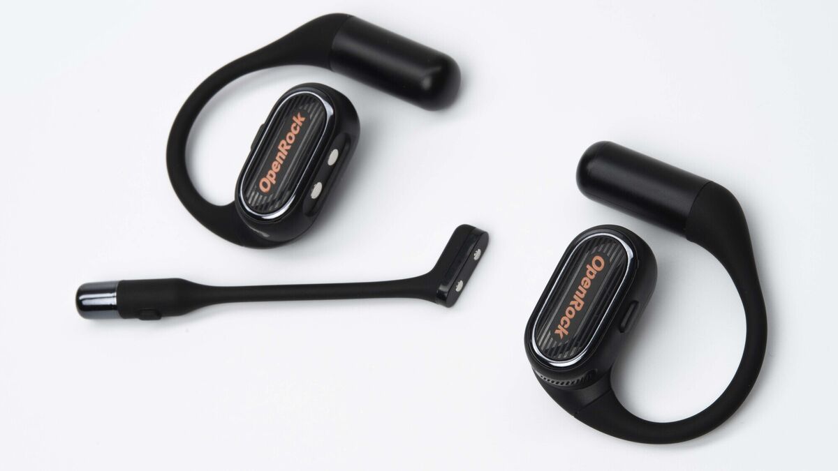 A magnetically detachable boom microphone sets the Link20 apart, instantly improving voice clarity for calls and video meetings. Picture: OpenRock. A magnetically detachable boom microphone sets the Link20 apart, instantly improving voice clarity for calls and video meetings. Picture: OpenRock.