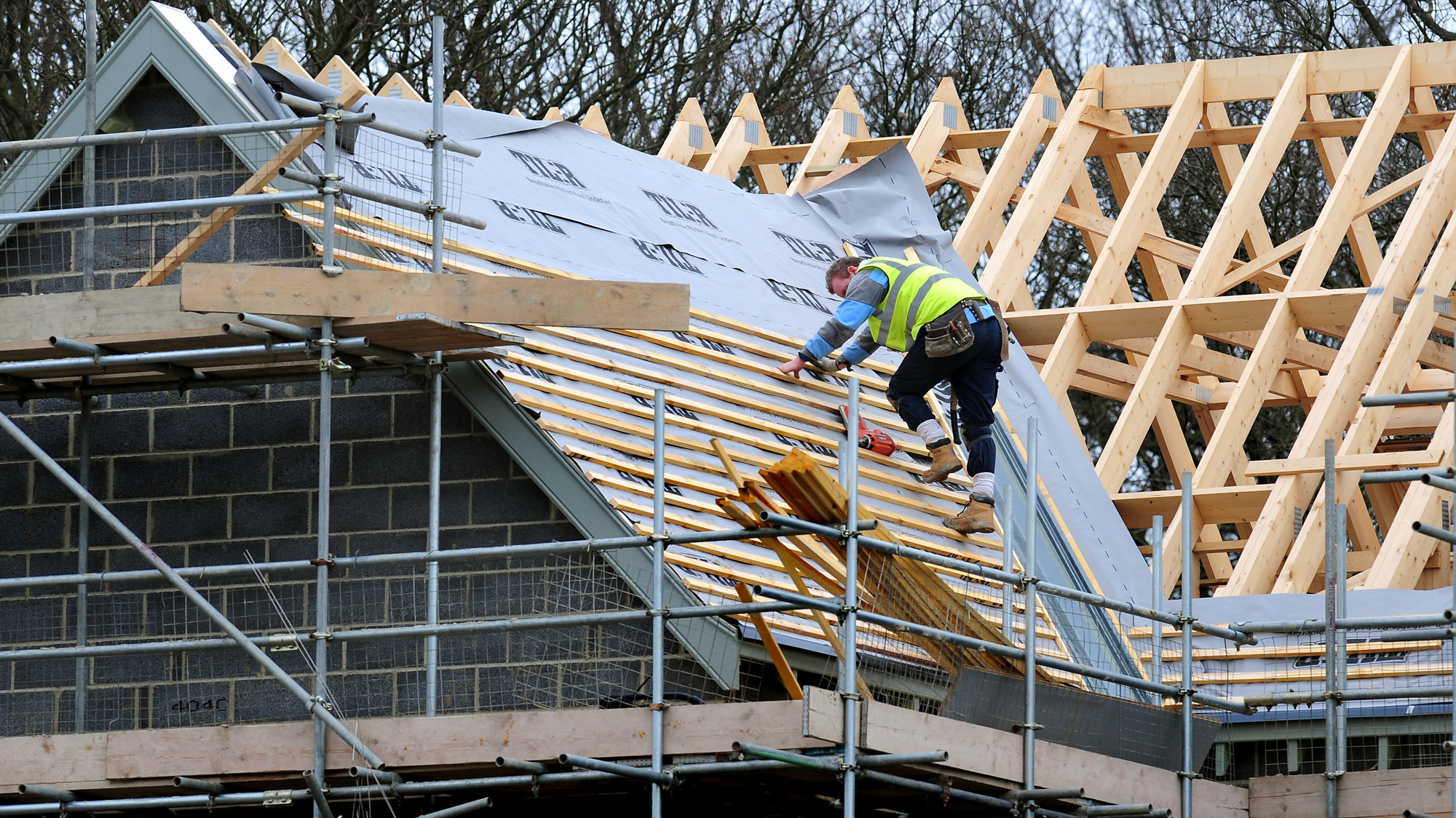 Housing commencements record significant fall to just over 16,400 in 2025