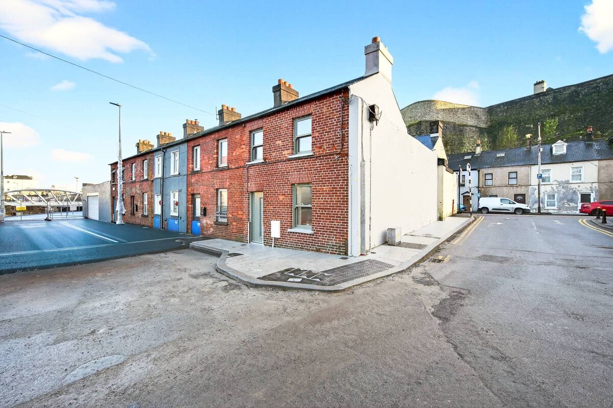 6 St Dominick's Terrace, Crosses Green