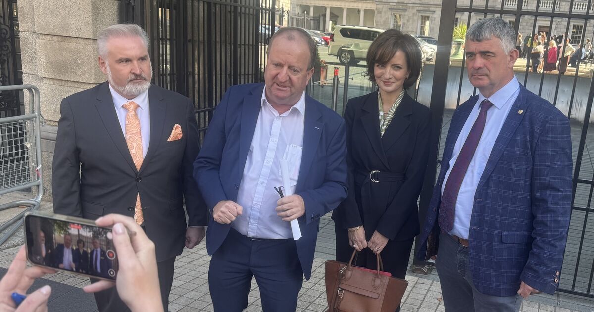At a conference last weekend for people on the 'populist right' of politics the former financial advisor said the party needs 'to politically create far greater distance between themselves and Fianna Fáil, Fine Gael'