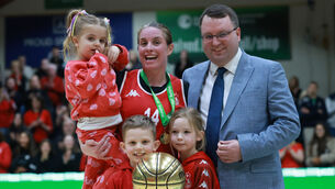 <p>MVP Fr Mathews’ Niamh Dwyer with her niece Frankie Desmond and her children Reece and Eden presented by Jason Thornton, Chair of the NABC. Pic: INPHO/James Crombie</p>