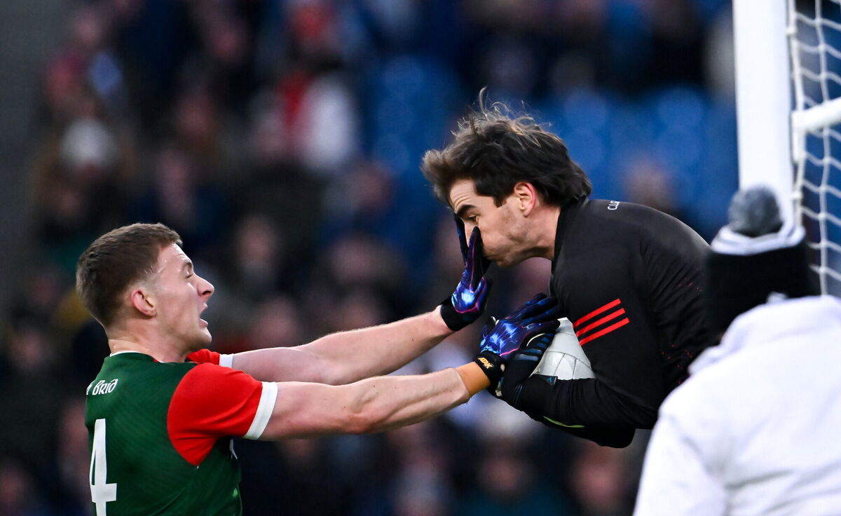  Dingle goalkeeper Gavin Curran is fouled by Mark Daly of St Brigid's. Pic: Piaras Ó Mídheach/Sportsfile