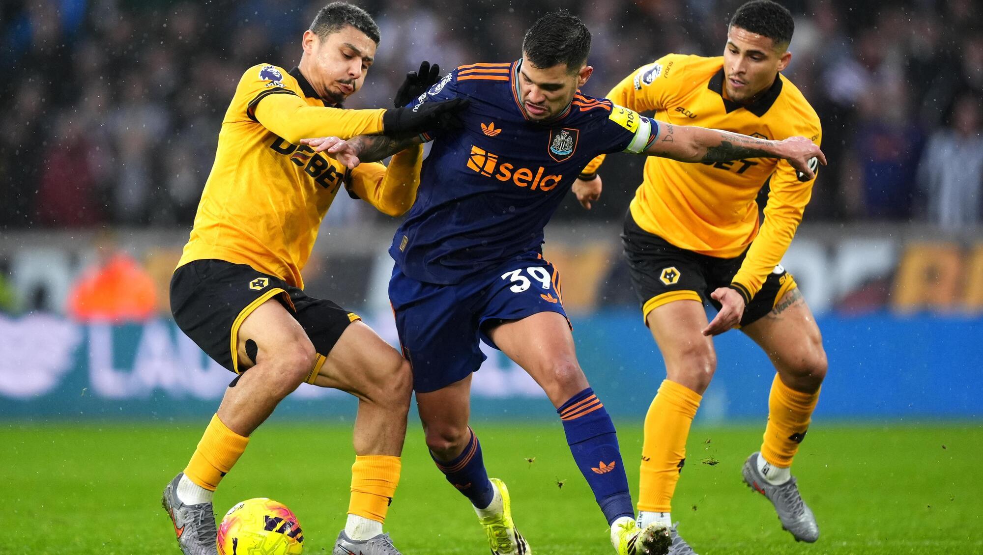 Wolves battle to goalless stalemate at home to Newcastle